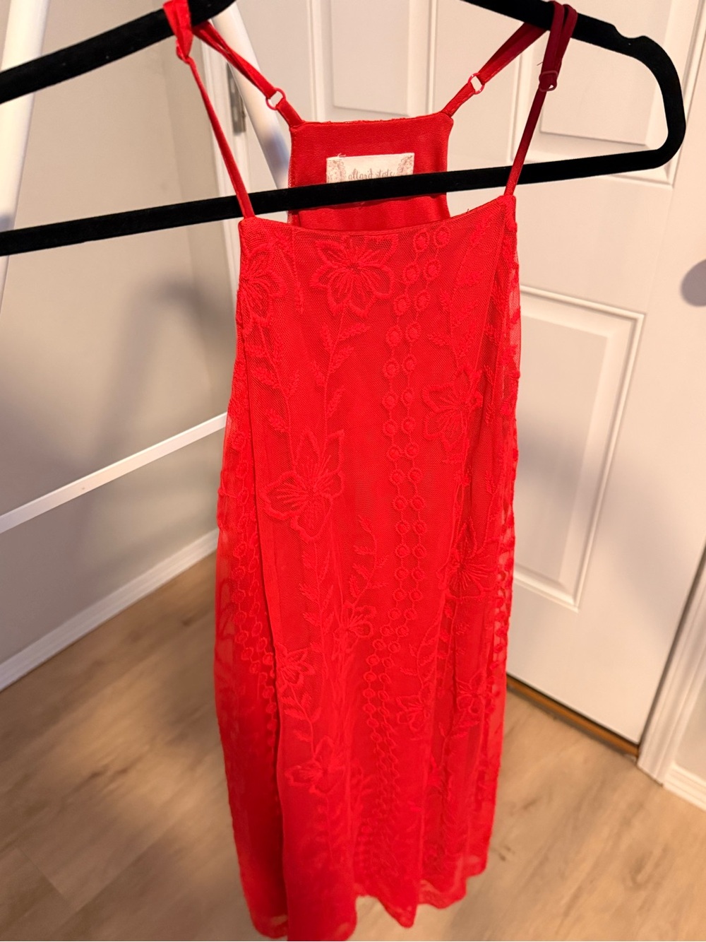 Red Floral Lace Slip Dress Altar’d state Women’s size medium